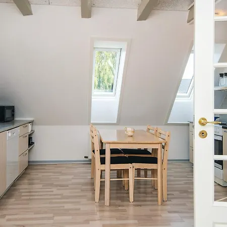 4 Person In * Ansager