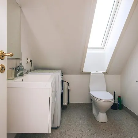 4 Person In * Ansager